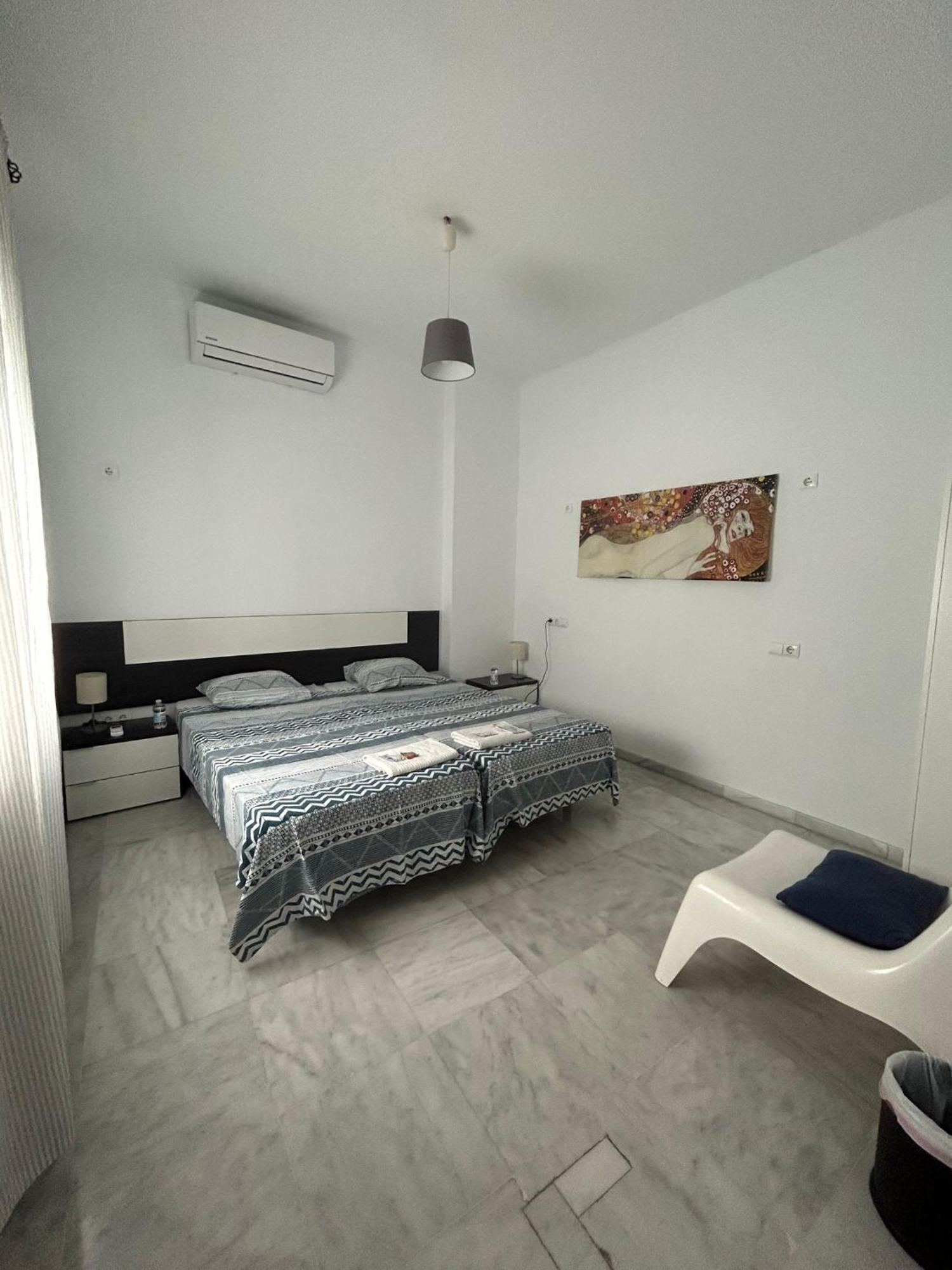 Twin Room,1552893040:JPEG